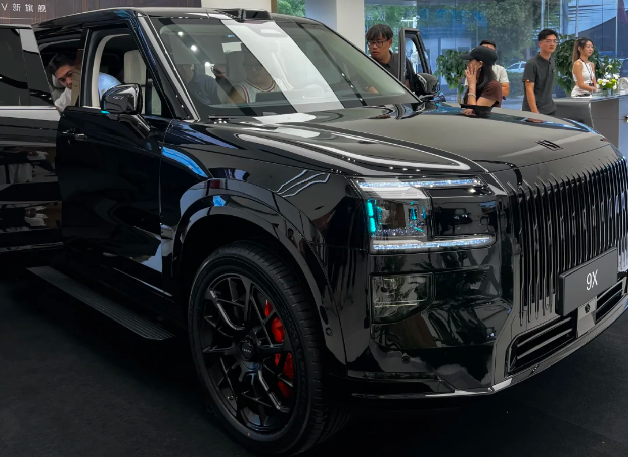 ZEEKR 9X Luxury Car Hybrid
